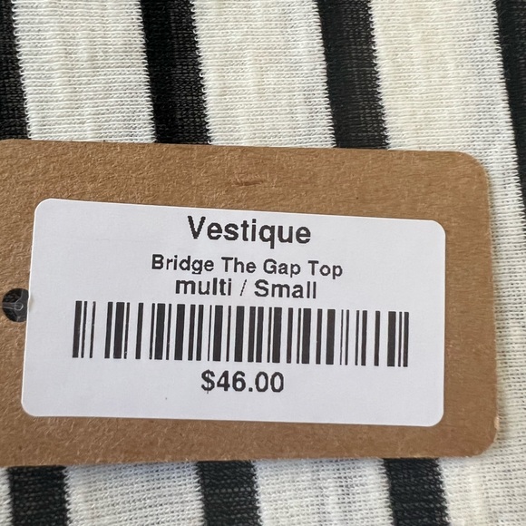 NWT vestique Bridge the gap top. Small - Picture 2 of 2